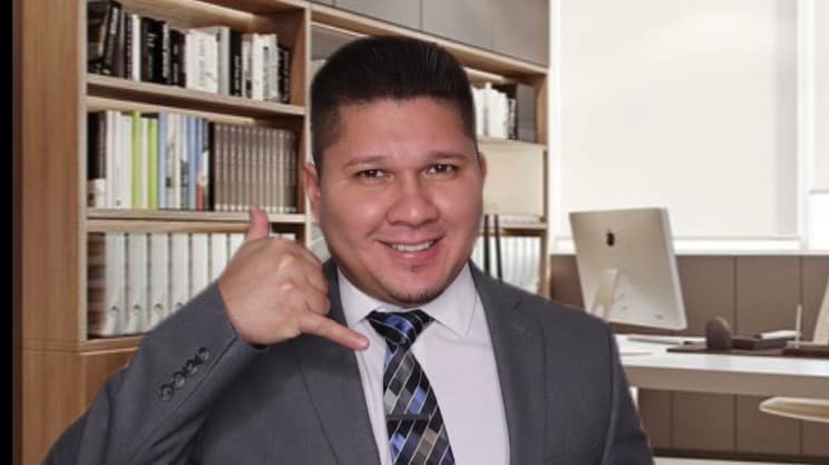 Asesoriamiento o revisión de contrato de auto.
