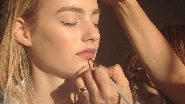 25 Tips for Your Editorial & Commercial Makeup Biz