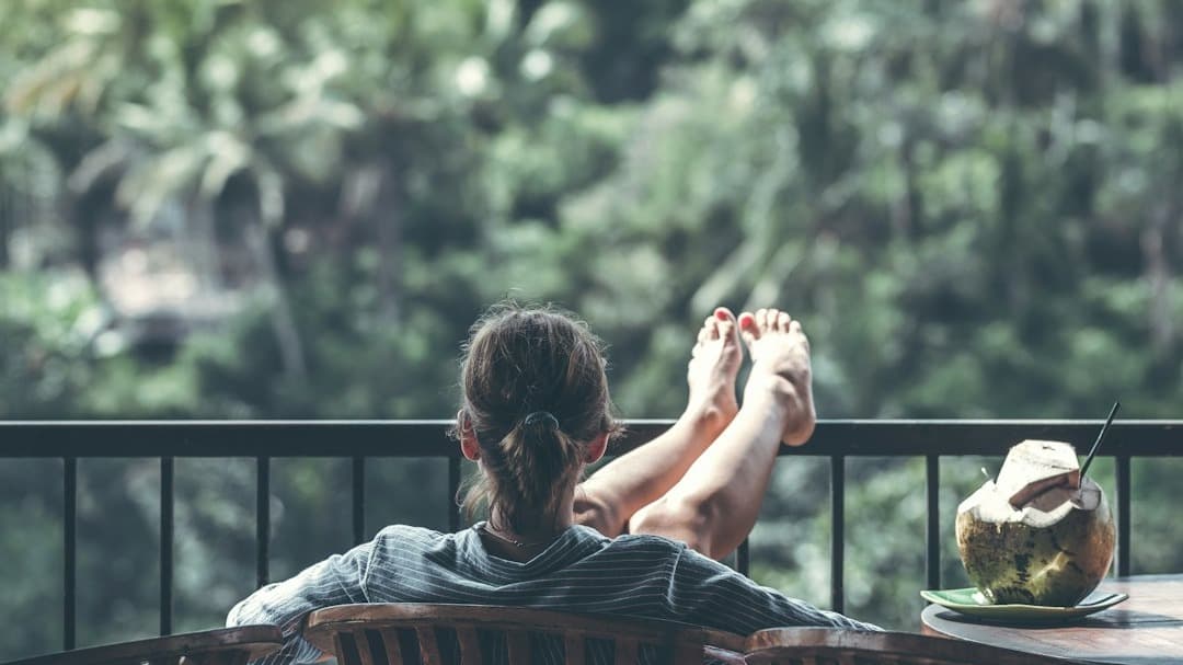 Pure Living: A Guide For Detoxing Your Home & Body