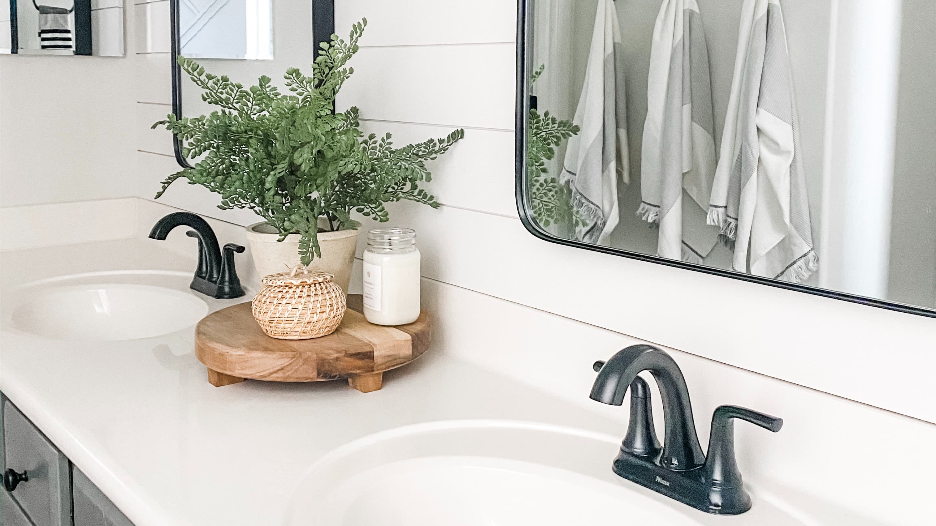Ultimate DIY Cleaning Recipes from: @homeandchaos
