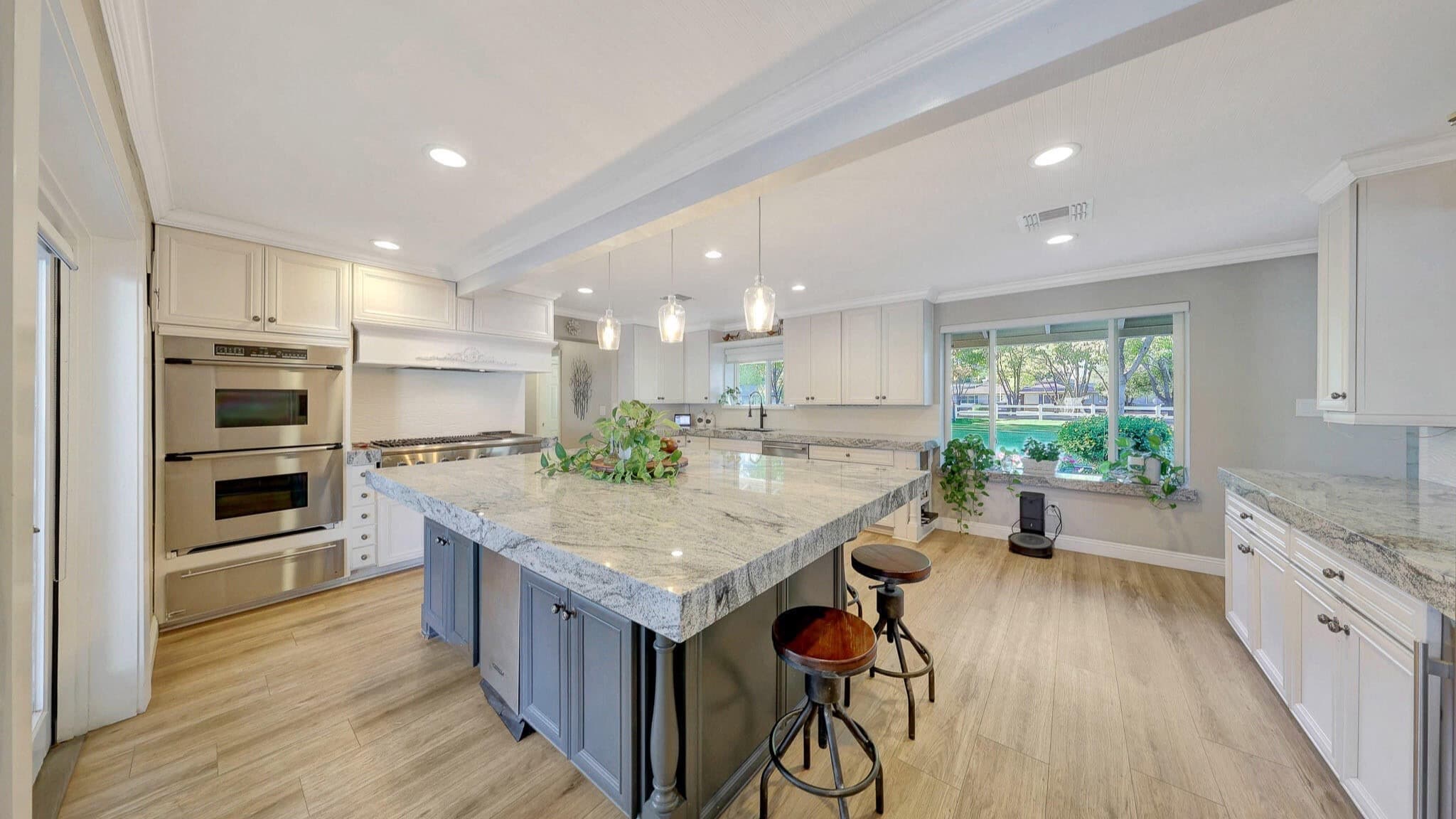 Schedule a seller/buyer/consultation 