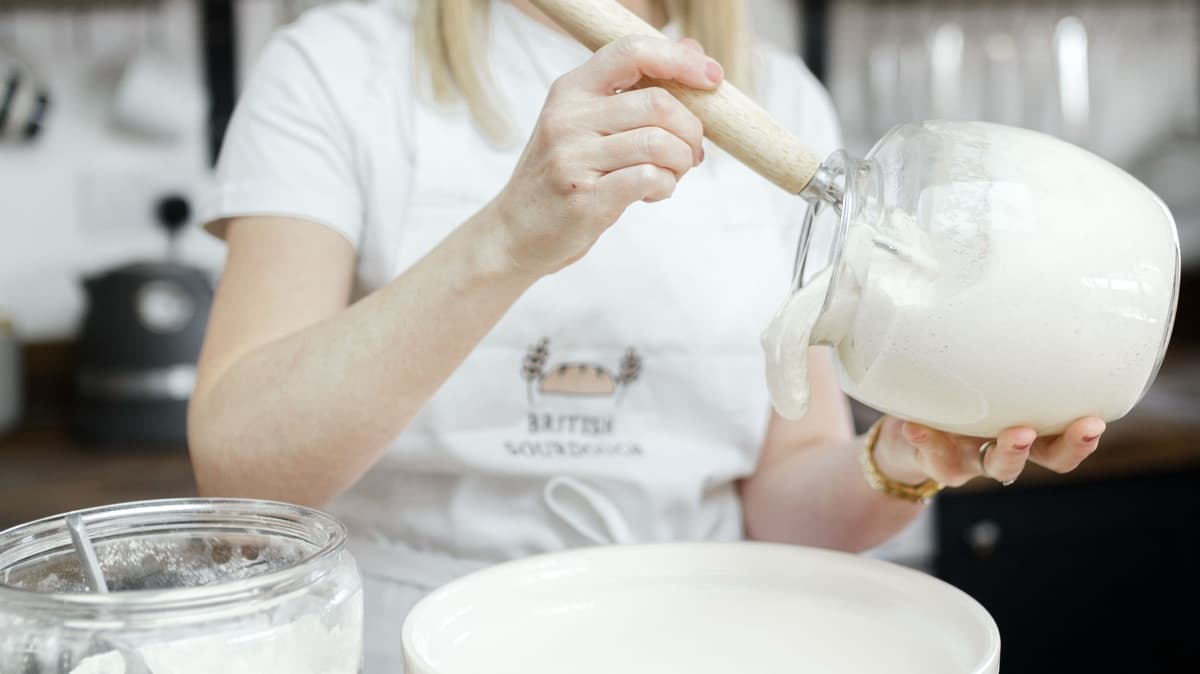How to make a sourdough starter 