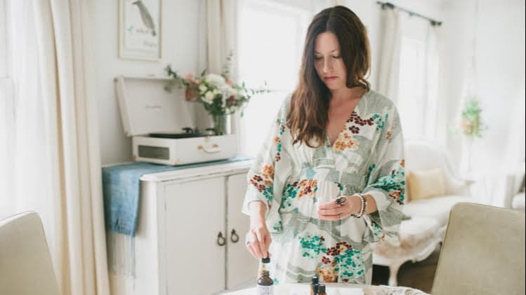 Take my free Natural Medicine Cabinet Mini Course