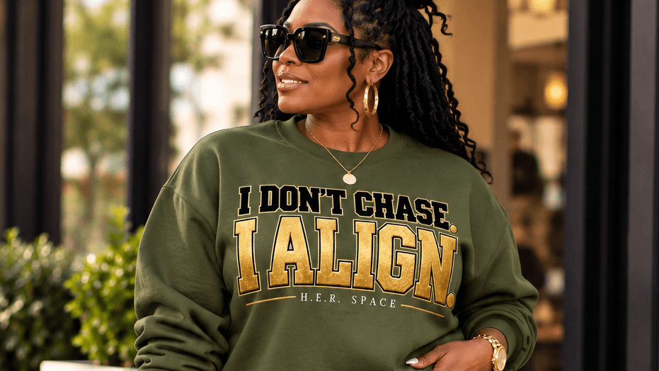 I Don’t Chase. Sweatshirt | S-XL