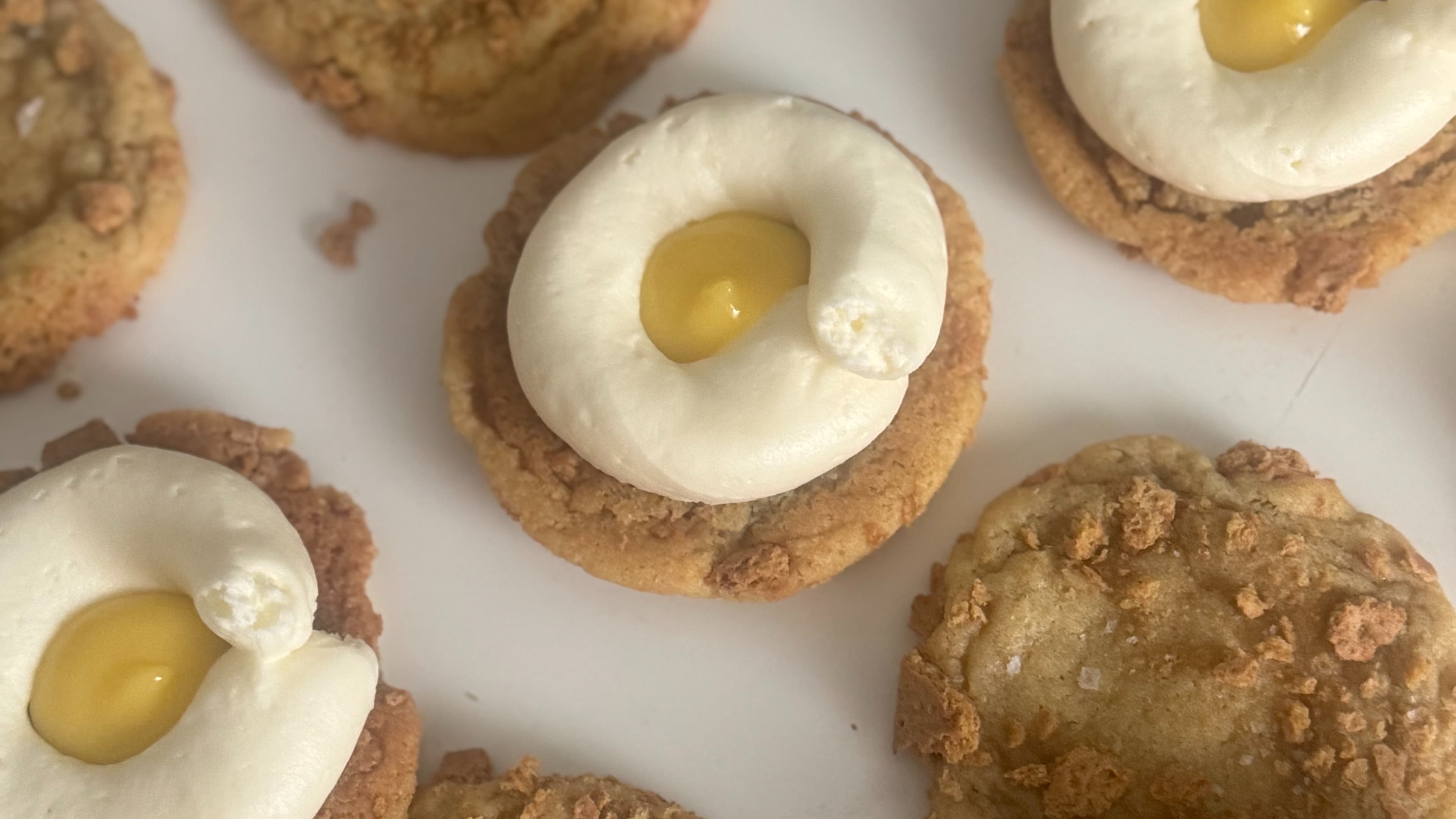Lemon Cheesecake Cookie Sandwich