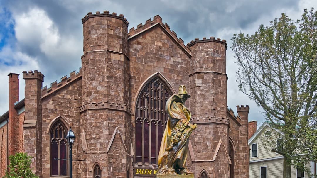 FREE Guide to Salem, MA!
