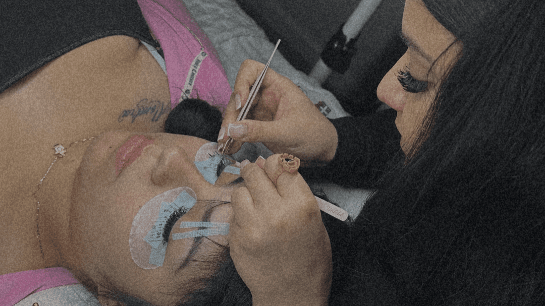 Become a Lash Artist ♡
