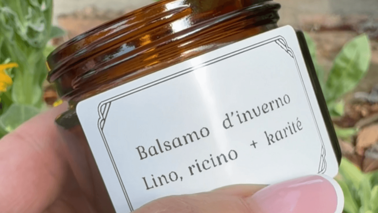 Mani spaccate, labbra che bruciano, talloni ruvidi
