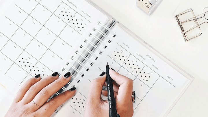 Budget & Daily Countdown to Vacation Guide- FREE