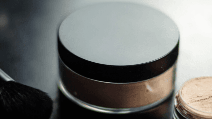 Thankful Natural Facial Powder 2oz Sieve Lt/Med