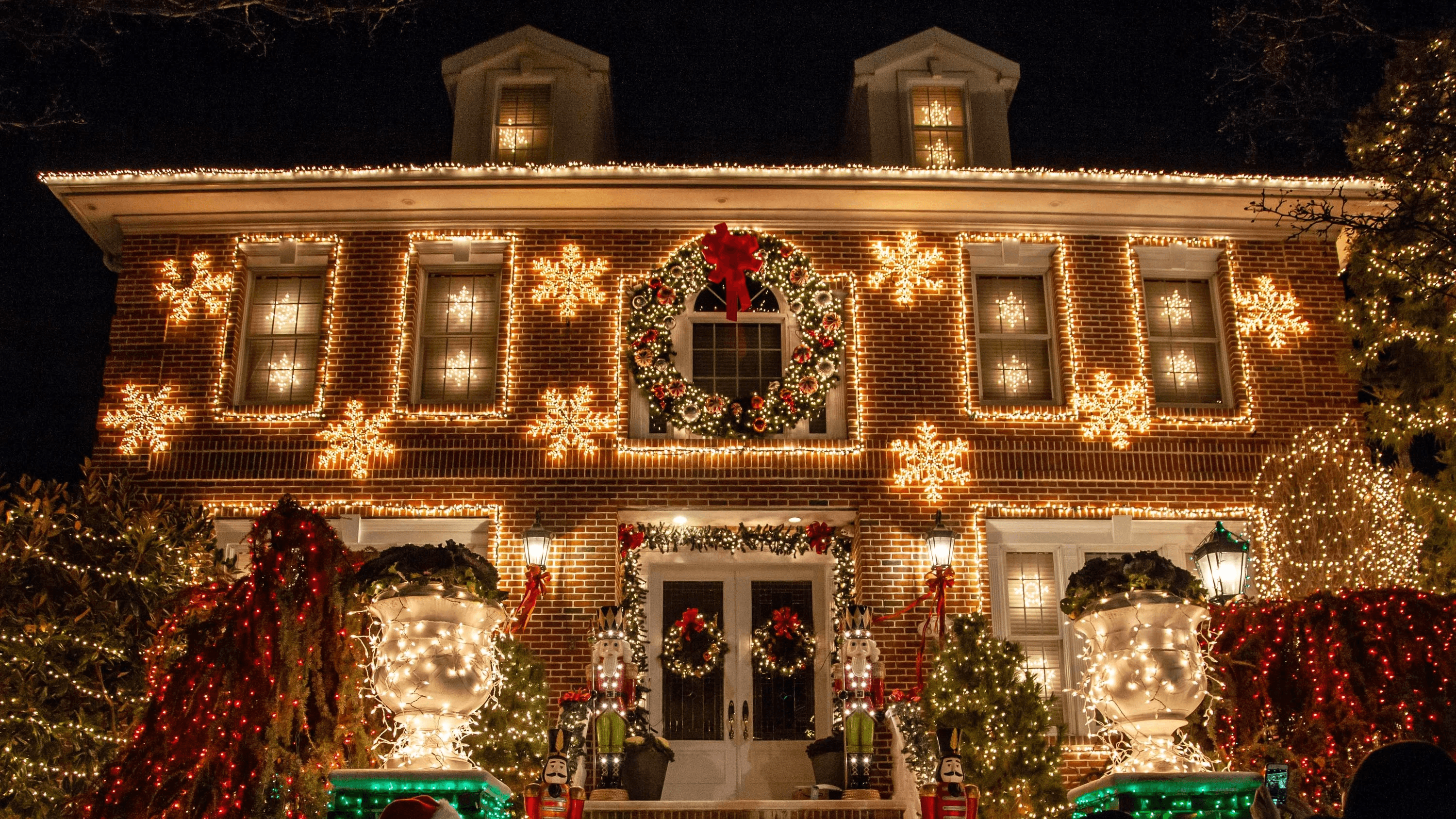 🎄 Dyker Heights Christmas Lights Itinerary 