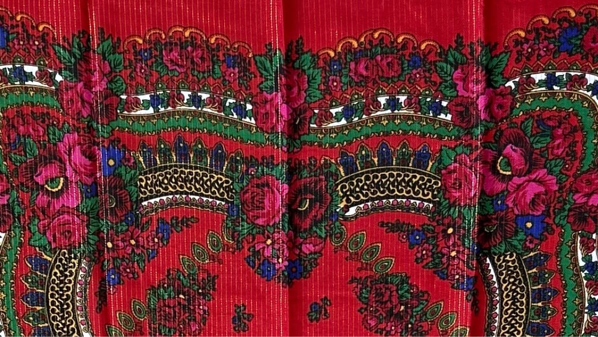 Red with Golden Thread Dikhlo 