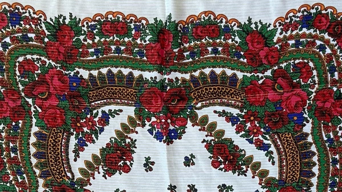 White with Golden Thread Dikhlo 