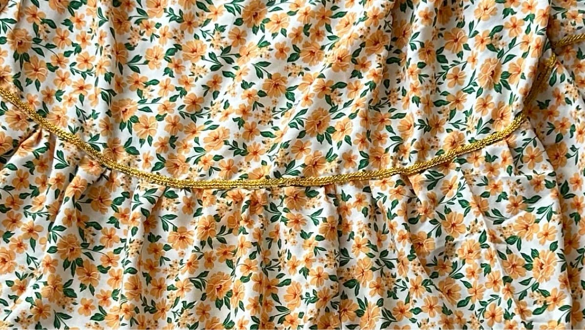 Traditional Tiered Roma Skirts - Daisies