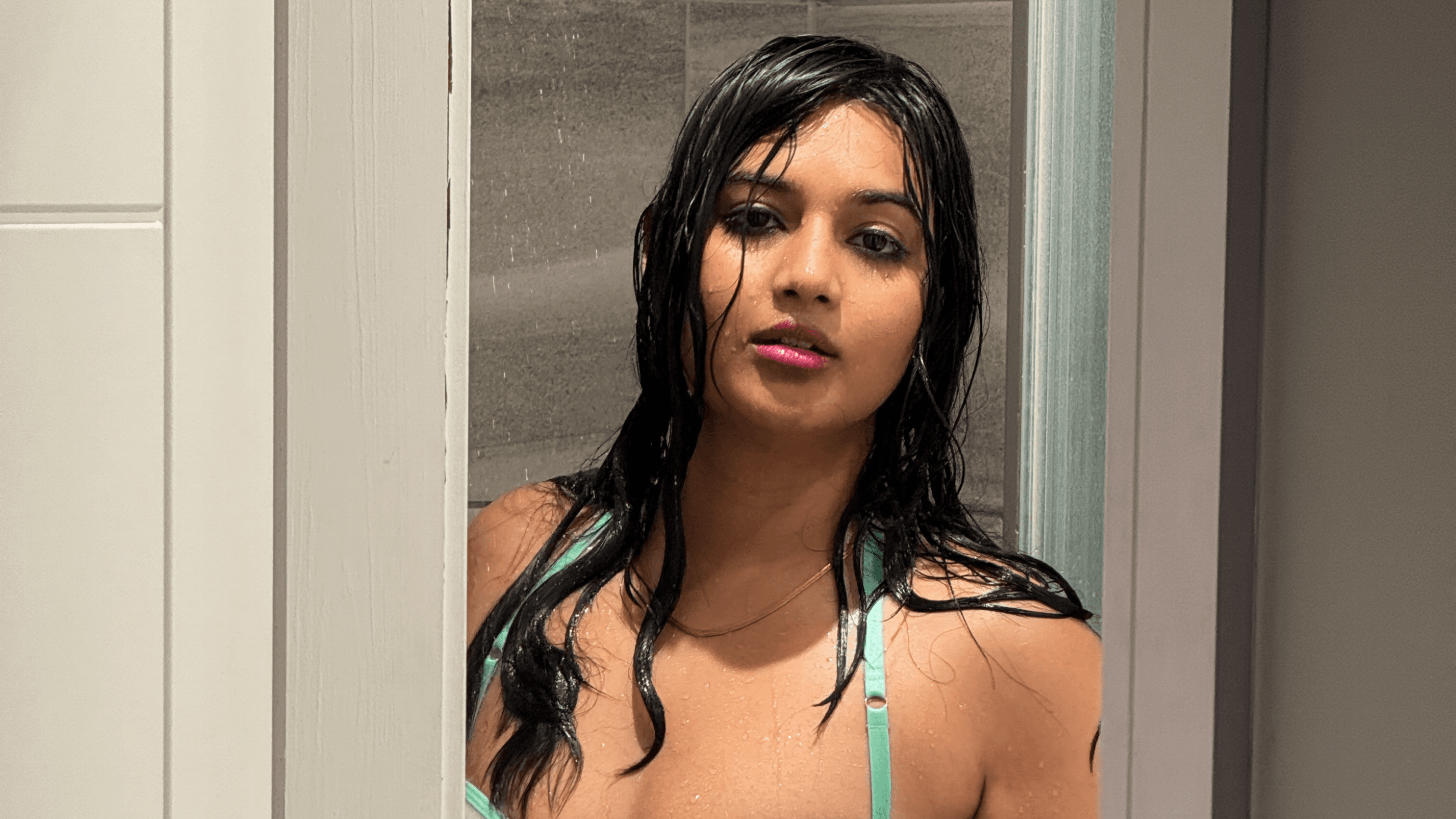 Wet Turquoise - Deluxe Picture 3