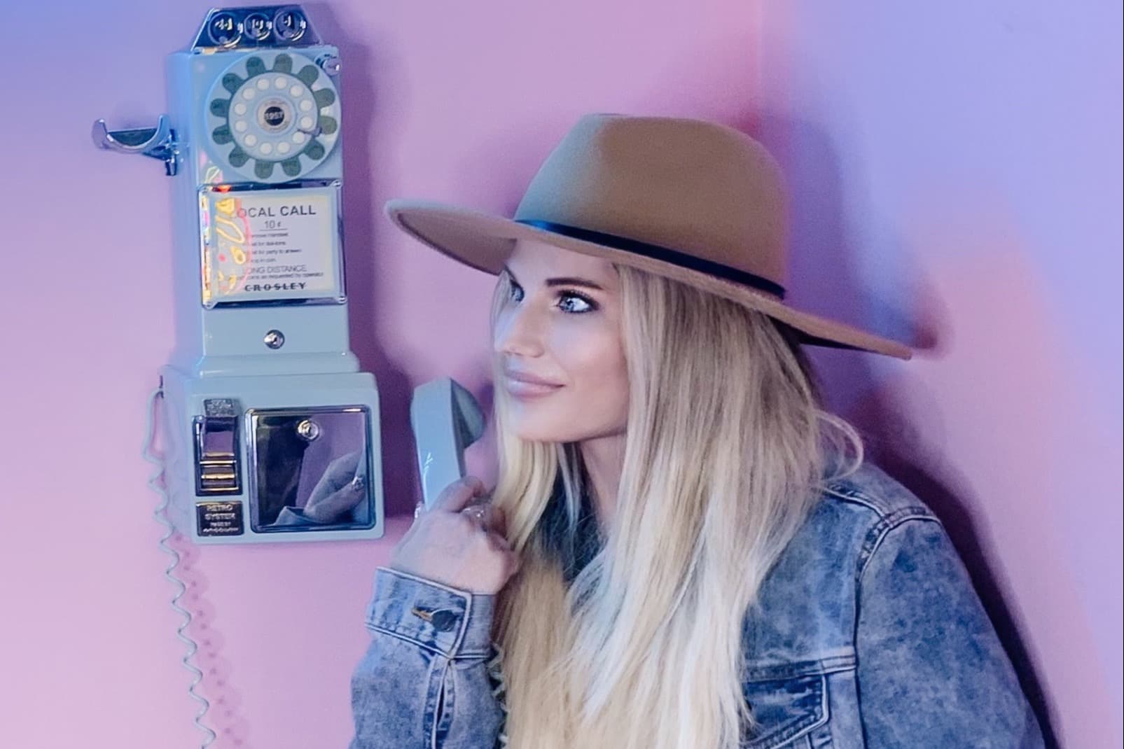 Influencer Hotline Hours!