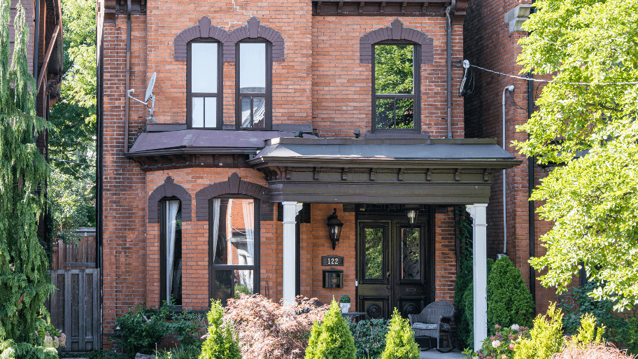 FOR SALE! 122 East Avenue S, Hamilton