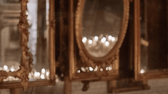 AFTER HOURS : Mirror Mirror