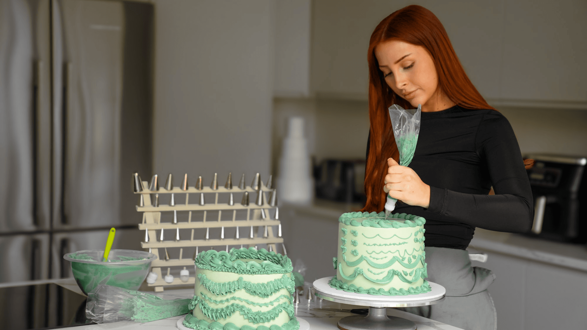 Video Masterclass - Stacking & Decorating a Cake