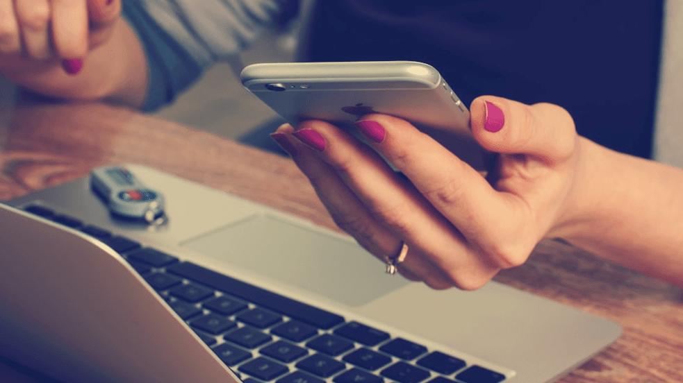 🎁 FREE Digital Product Starter Guide