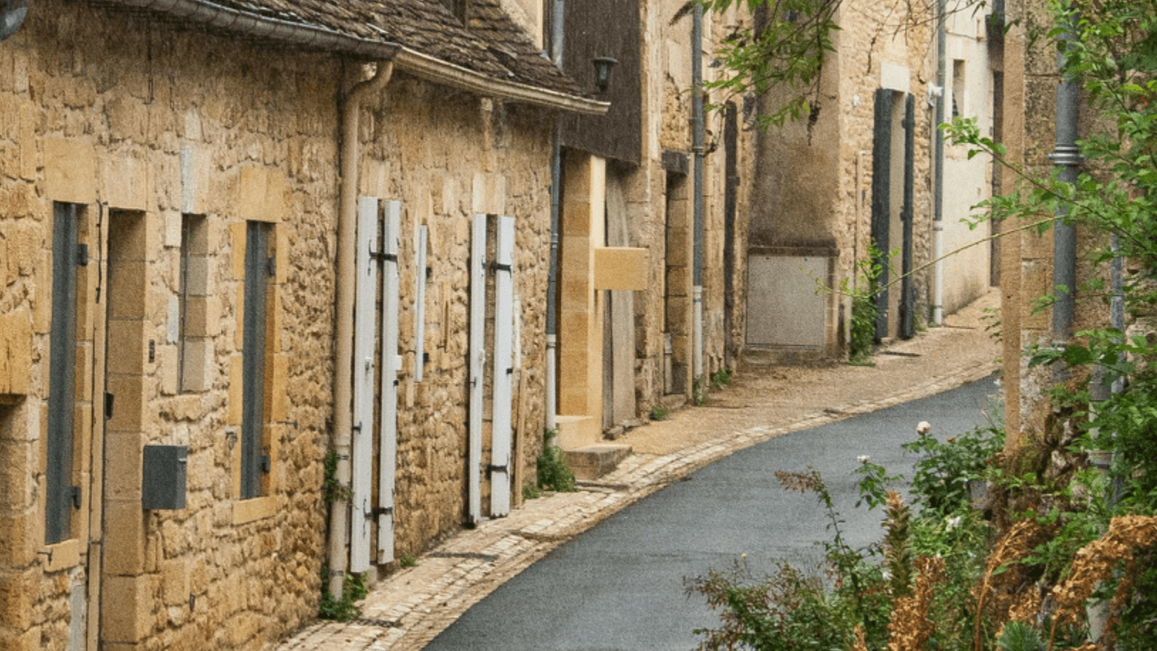 The French Country Town Guide