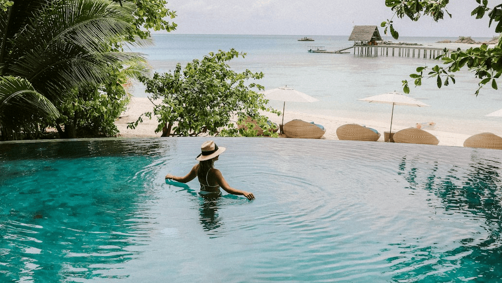 Your Dream Getaway Is One Click Away. ✈️