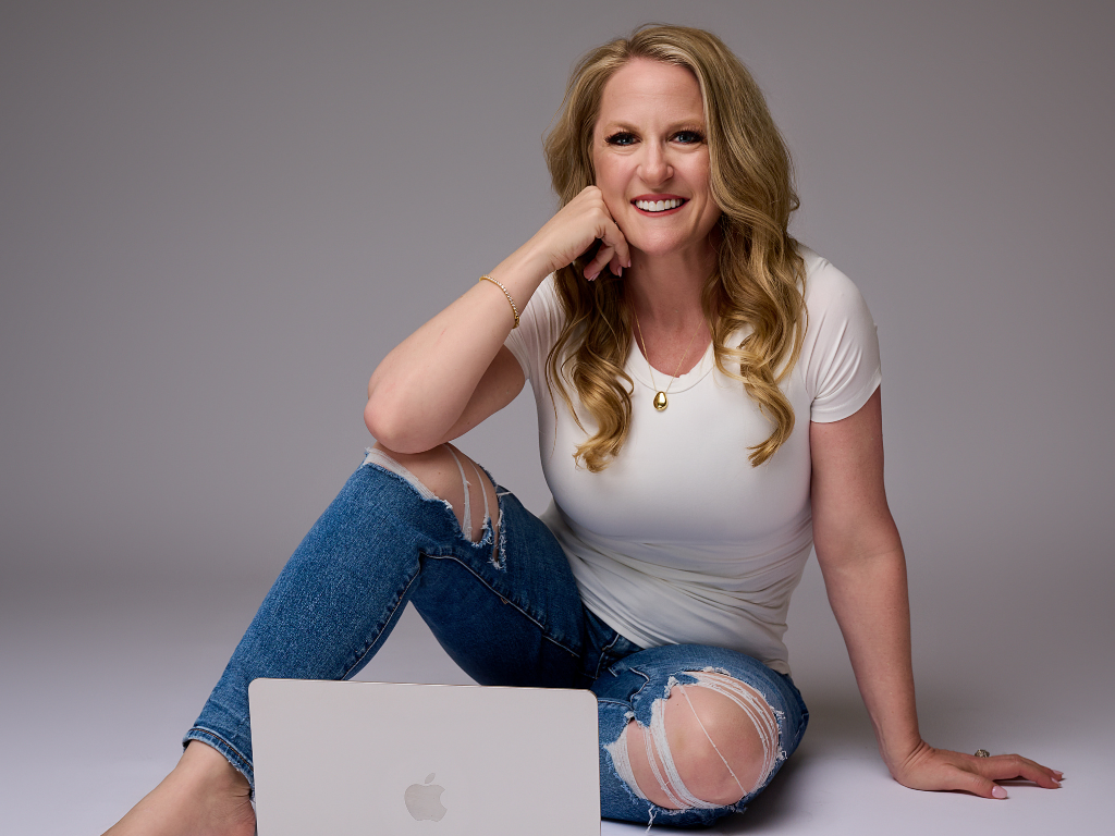 Rachel Adams Lee Headshot